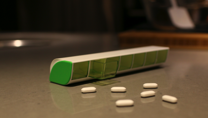 Tricella smart pillbox