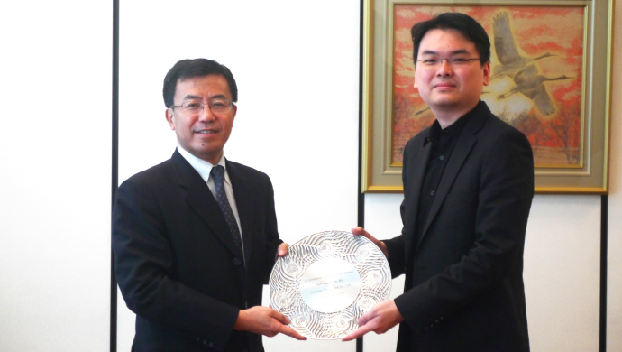 Kazunori Okuyama, Senior Managing Director & Representative Director, Sumitomo Mitsui Card Co., Ltd. and Joel Tay, Chief Executive Officer of Soft Space